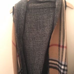 Cape in Mulberry pattern/coloring